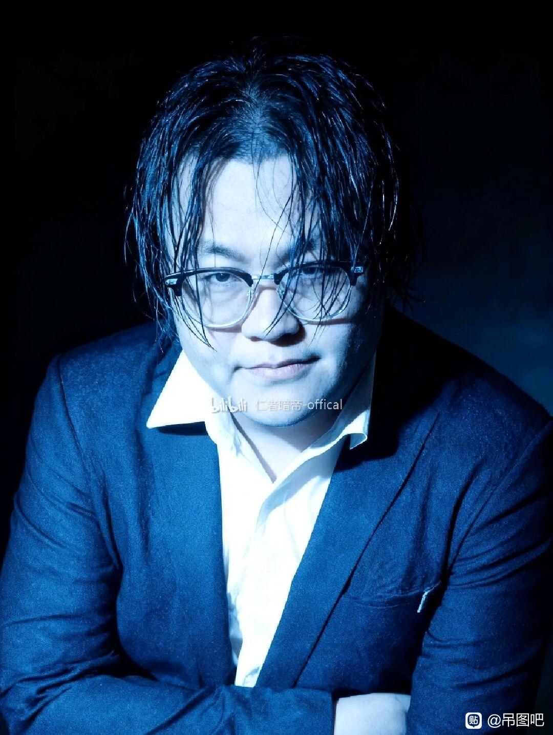 阴湿的天皇
